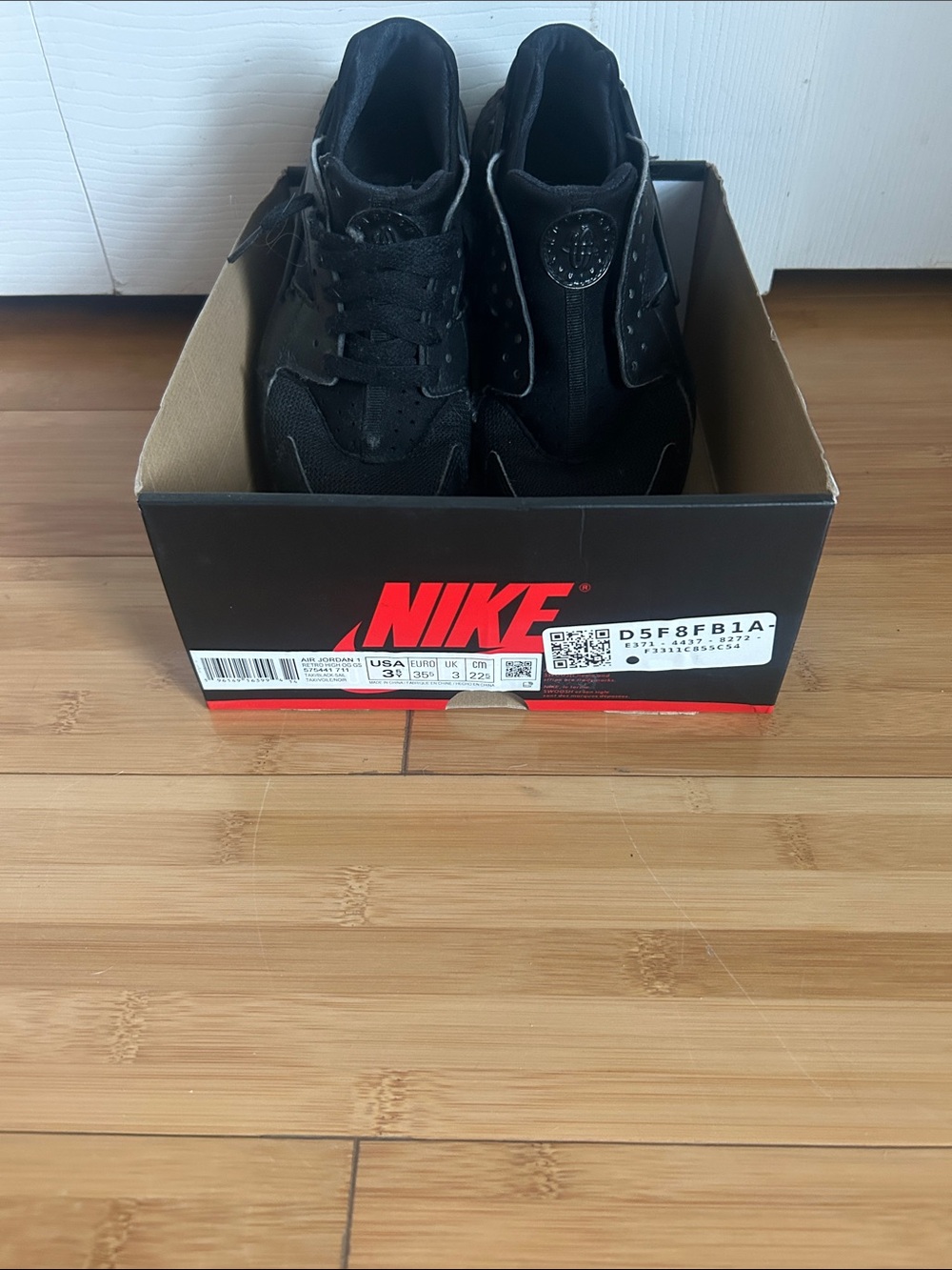 Nike Boys Black Low-Top Athletic Sneakers
